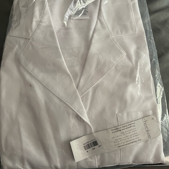 Total of 4 nwt cherokee white lab coat - Picture 2 of 3